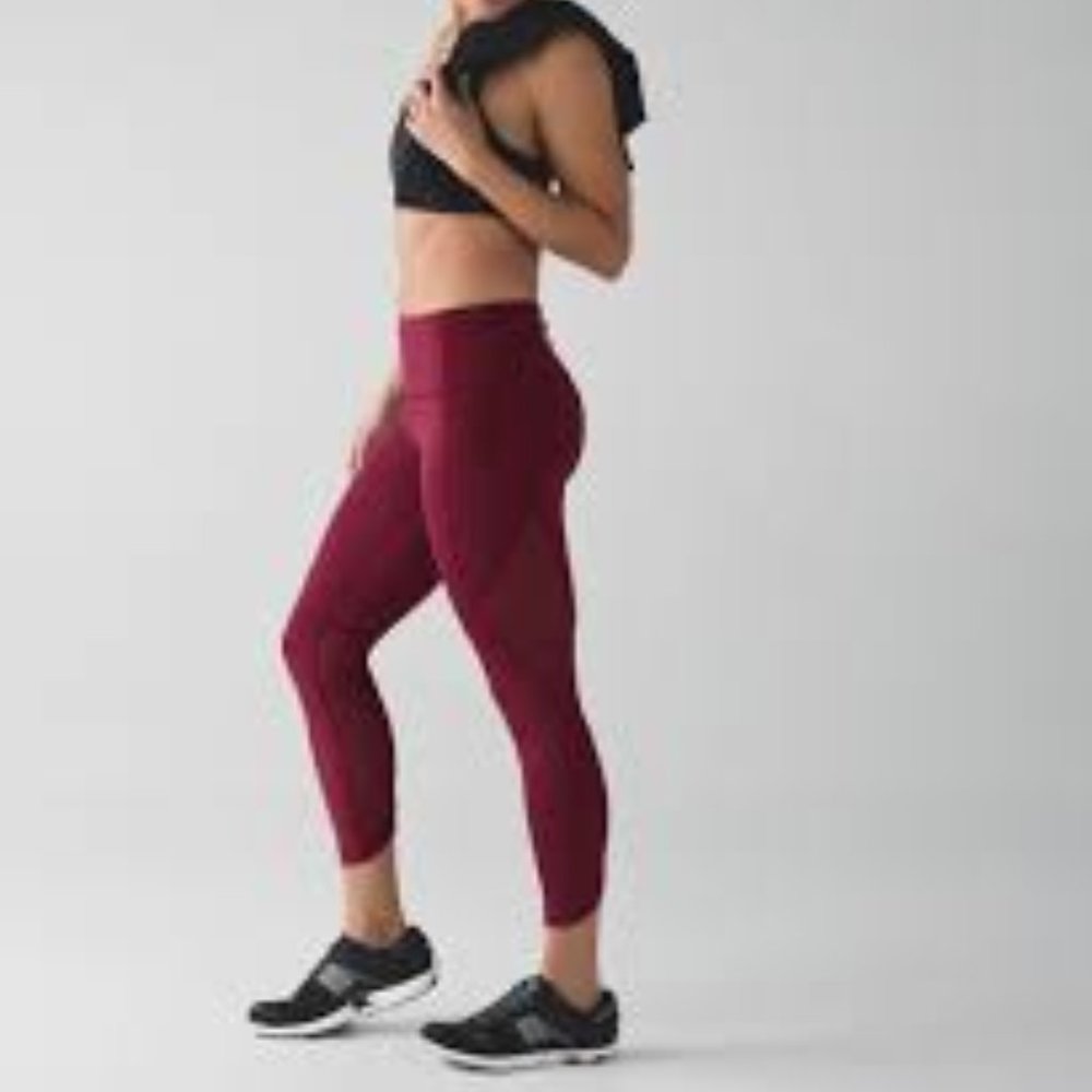 Worn once- Lululemon Run With The Sun Leggins 25''